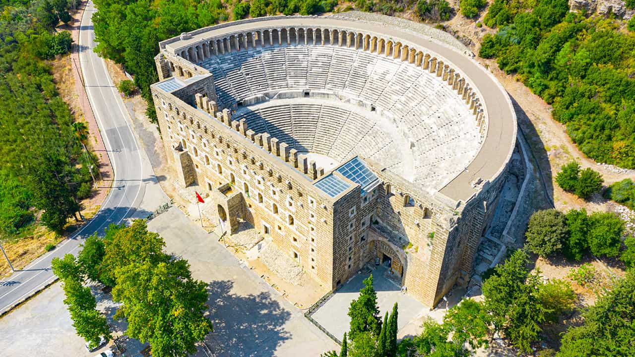 aspendos tiyatro nerede