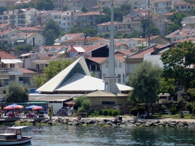 Kınalıada Cami 