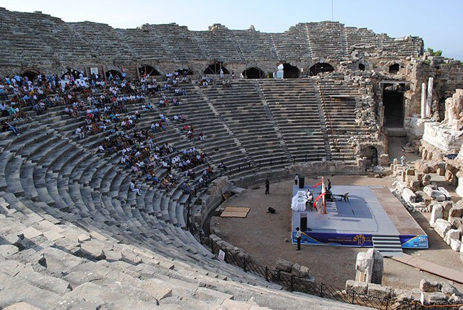 Side Antik Tiyatrosu